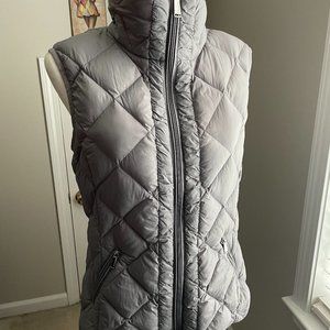 BCBGeneration Gray/Pink Down Filled Puffer Zip-Up Vest - SzM